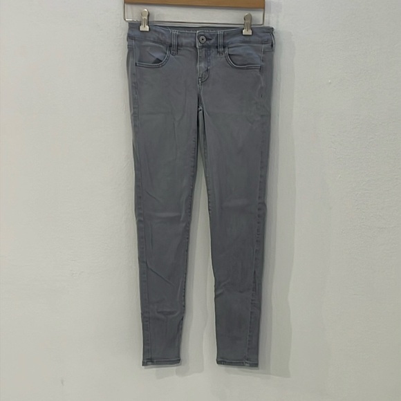American Eagle Super Stretch Super Low Jegging Size 4R - Picture 1 of 7